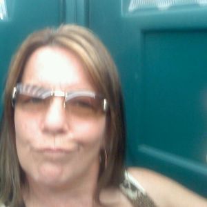 Meet your Posher, Annette